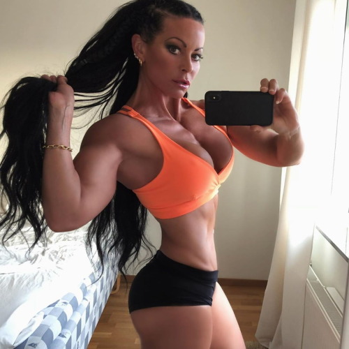 Mature fitness beauty49 years old ladyNew video here https://www.masterfbb.com/adriana-49yo-video-1/