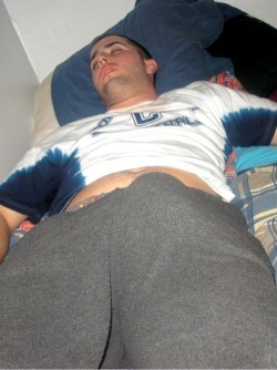 2sthboiz:  ** NEW PHOTO SETS OF DUDES SLEEPING