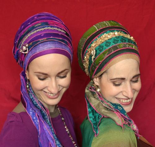 queenneurosis:ave-miryam:Andrea Grinberg + Rivka Malka Perlman:The tznius fashionistas behind Wrapun