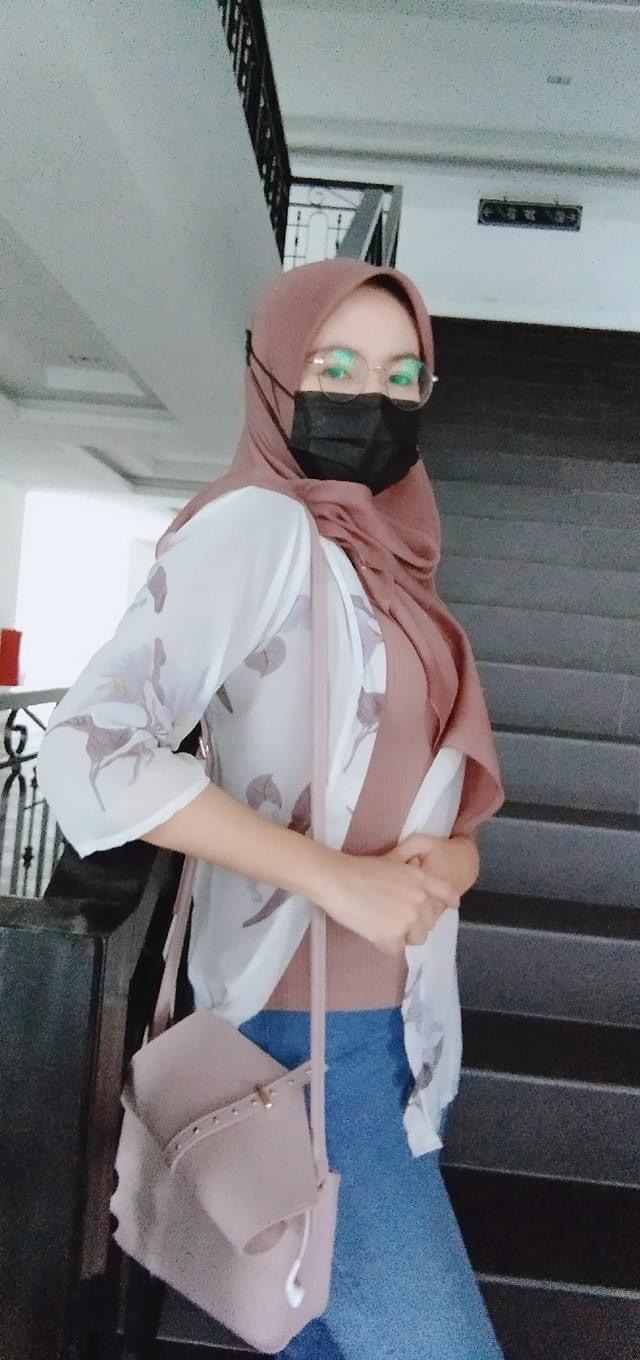 daraisvirgin:daraisvirgin:daraisvirgin:abukhanabu:gilakaki:azsigmz-deactivated20210402:Uishhh.. macam ni la feveret. Kulit putih kaki panjang.. memang terbaik bro stop lancap ni.  Body pun cun. Cantik lh 