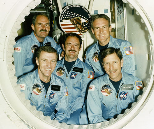 Crew of STS-51-I, commanded by Joe Engle (bottom left), the only astronaut to fly two different wing