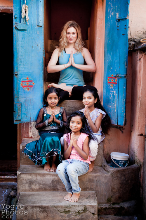 Coralie in Mysore, India. Christine Hewitt © yogicphotos.com  www.coraliebonnemaiso.com