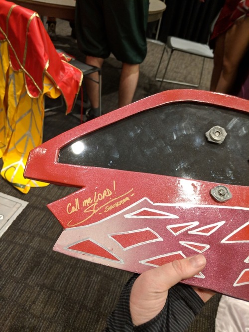ask-dr-knockout:  It finally happened. Hehe   KnockOut: This is the only time I will allow you to deface my finish Starscream.   Steven Blume: * hysterical laughing*