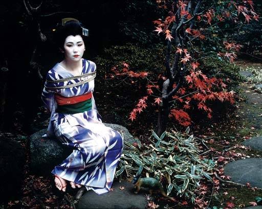 goodmorningm0therfucker:  Photo: Nobuyoshi Araki 