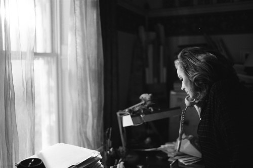 fortysixsunsets:  elizabethtudors:  adelesource:  “HELLO” - Behind the scenes    Loooooove this  😍😍😍😍😍