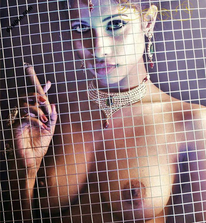 fuckingsexyindians:  Idian model poses nude http://fuckingsexyindians.tumblr.com