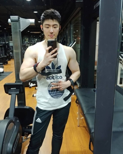 leadingmovies: Korean Handsome boy!! Love him… IG:  @marco_mx17 Like and reblog to update more ….tha