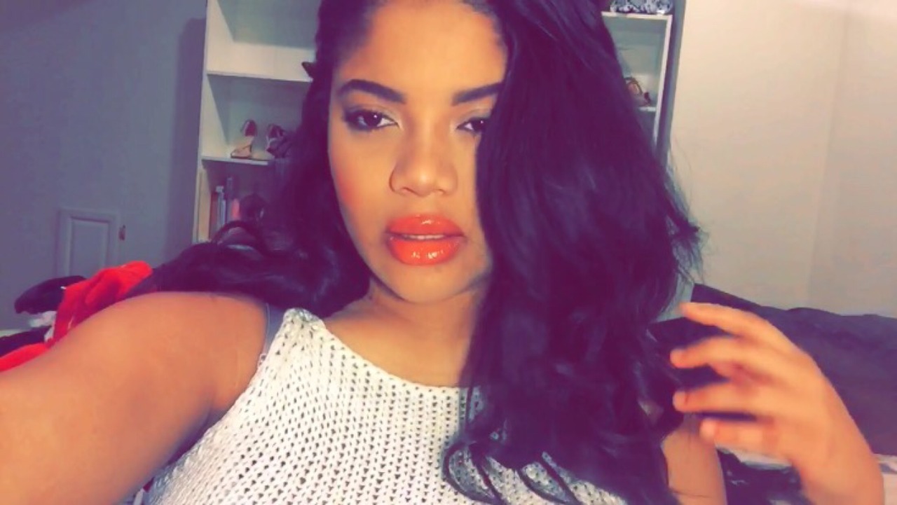 thechroniclesofcollege:  Wait let me fix my hair.  SC: loganngabrielle