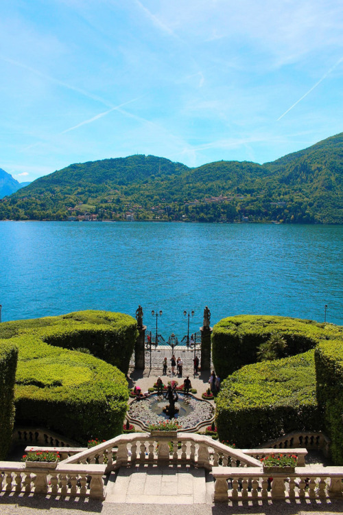 Porn allthingseurope:  Lake Como, Italy (by Sophia900) photos