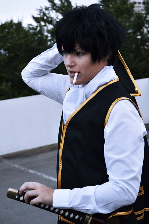 Hijikata (x) Photo (x)CRASHES BACK IN to tumblr with Gintama cosplay! Hijikata is an adorable embarr