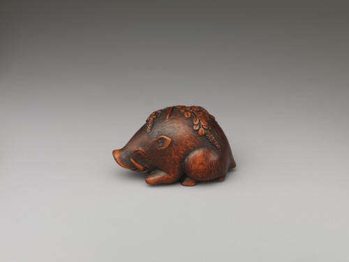 beeftart: nihon-no-ningyou: A netsuke figure of a sleeping boar covered by grasses. This netsuke dat