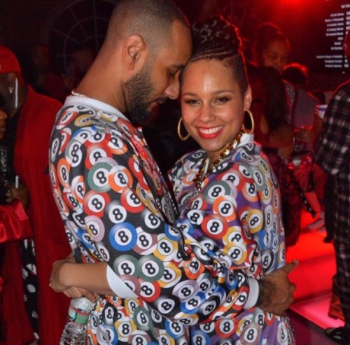 missladylove20:  Alicia Keys Celebrates Her Birthday With A ‘House Party’ Pajama Jammy Jam [ & Epic Dance Off] Those Deans be lovin’ their themed parties!  A few months ago, Alicia Keys surprised hubby Swizz Beatz with a “Coming To America”-themed