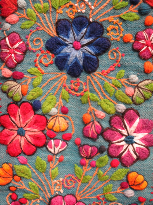 nothingisconstant:“Visiting Cuzco: Peruvian Embroideries & Textiles” by Maira Jimena