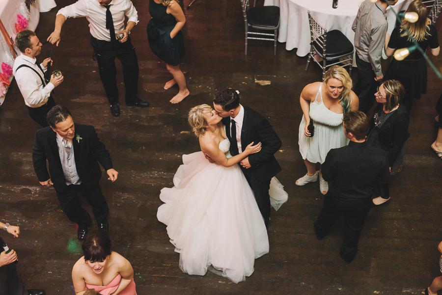 a-wedding-scrapbook:    Mango Studios   