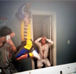 notchicken:  The selfie Olympics are getting ridiculous 