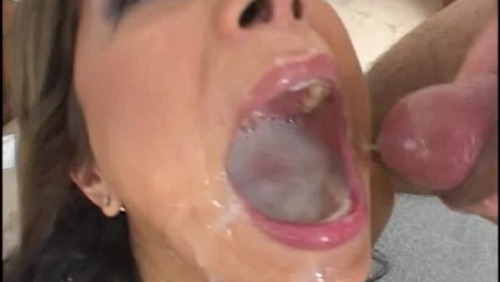 Porn Pics cumshotsareforever:  What a mouthfull !