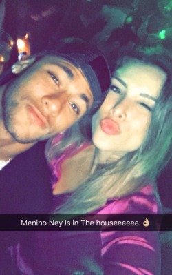 heartsoftruth:  Neymar with a fan in Ibiza | [30/05/‘16]