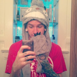 beefsquatch:  Uguuuu~  hay das my hat. <3