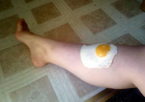 amporeon:  basedmadoka:  an erotic poem: leg so hot hot hot leg leg so hot u fry an eg   I HAVE WAITED FOR SO LONG TO FIND THIS AGAIN 