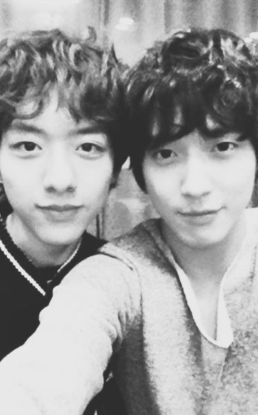 CNBLUE selcas <3