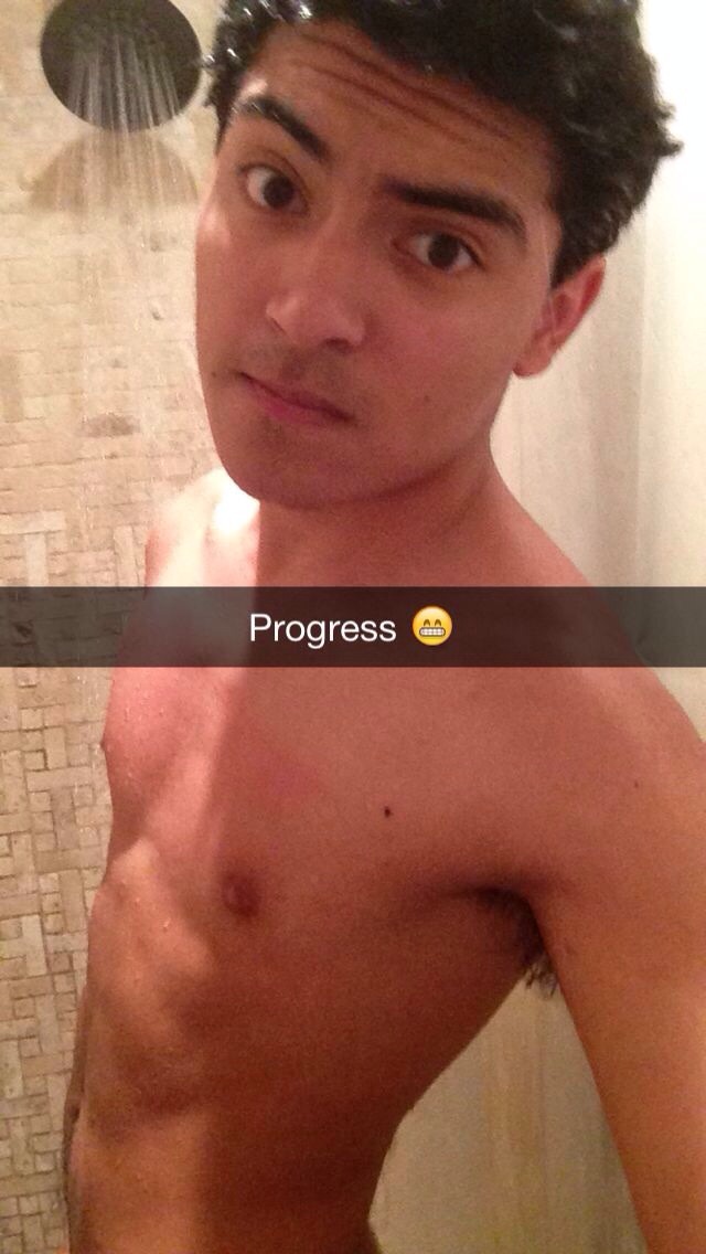leothelion2011:Shower Time 😏😋
