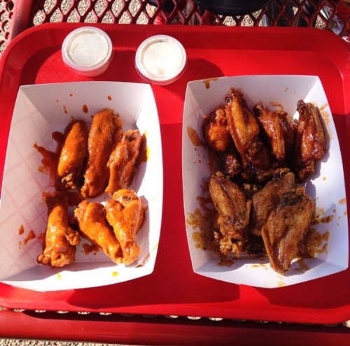 solarsematary:  subzeros:  drinkmorewoder:  afro-arts:  ATL Wings  www.atlwings.com // IG: atlwingschandler - IG: atlwingsphoenix  Chandler, AZ  Phoenix, AZ  CLICK HERE for more black owned businesses!    You can tell this is in the hood somewhere  I