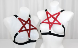 mewling-kitten: michellemoe:  Pentagram harness