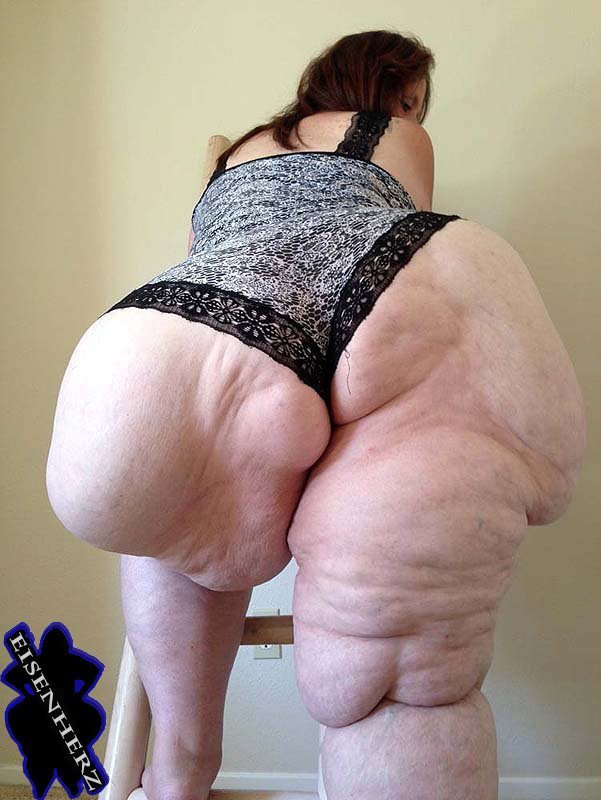 bbwbootycellulite:  Happy 5000!! 👏👏👏👏  Amazing