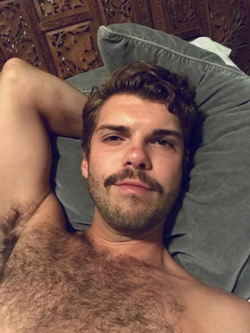 drhds:Can I Sit Next To You? 👨🏻