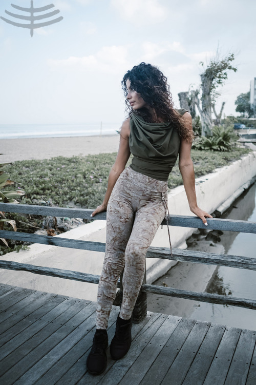 Looks By Manaka Collection : Divine Earth Collection - Leggings in GreyThe luxurious and flattering 