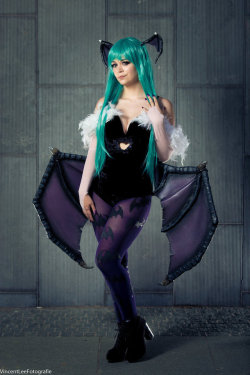 hotcosplaychicks:  Morrigan [5] by Nightskylullaby