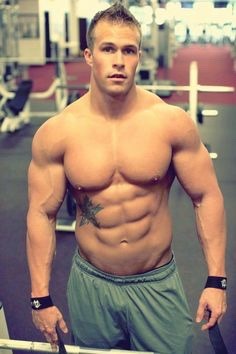 rocky5591: keepemgrowin:   superiorandbeyond:    “Ready to pump some serious iron?”   Absolutely want to party and play with this guy  