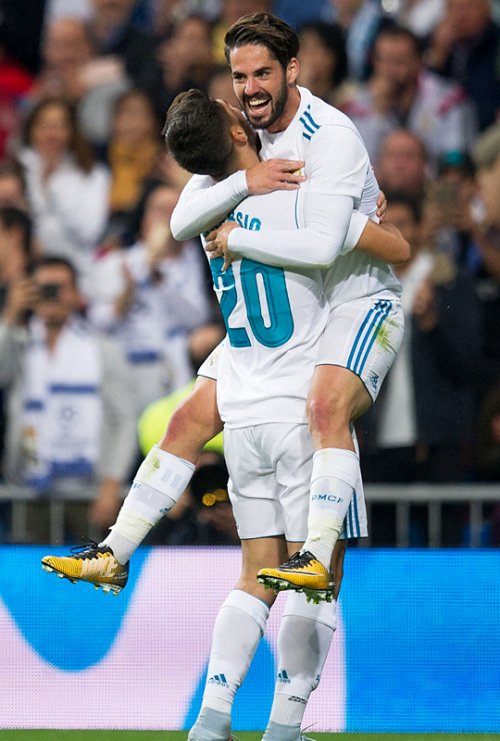 madridistaforever: Asensio celebrates with Isco after scoring vs Eibar | October 22, 2017