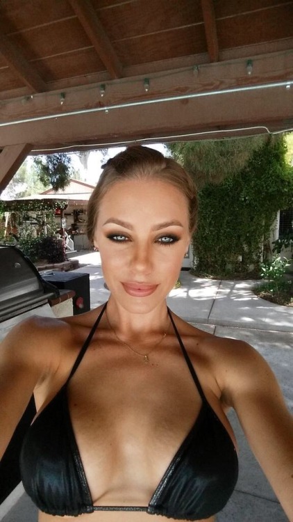 A Tribute to Nicole Aniston