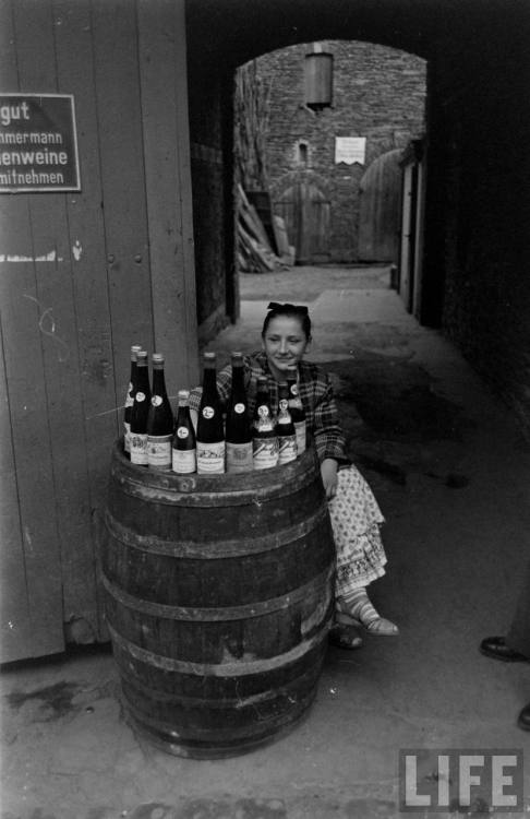 Ahr Valley(Ralph Crane. 1953)