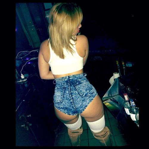 shortshortsobsession:  @lady_natalie_   High waisted shorts with half moon asks cheeks exposed. Delicious!