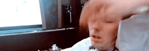 flushedphil: ✨dan playing with phil’s hair✨