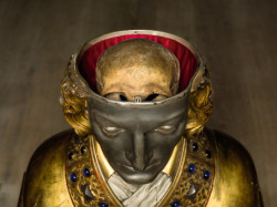 sixpenceee:The skull of Roskilde Cathedral’s patron saint was one of the most important relics in medieval Denmark. Now a team of scientists have discovered that the skull is not that of St. Lucius. (More Information)