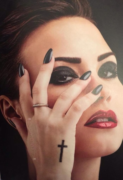 dlovato-news:Demi in Fault Magazine.