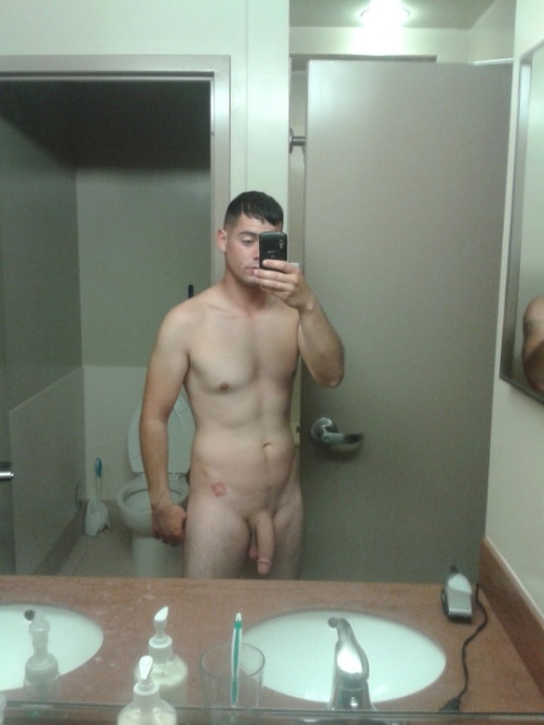 jockplay:  HOT GAY PORN  250 NEW POSTS EACH DAY http://jockplay.tumblr.com/