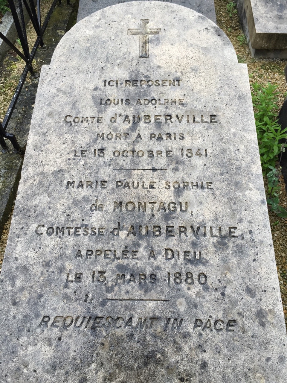 vexilloquy:  vexilloquy:  Next to Lafayette and Adrienne’s grave is a little fenced