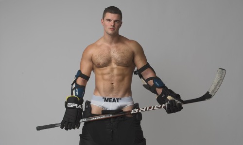 thumper339:  kensprof:  Hockey Is Gay Friendly.   I wanna check his lucious, jock-built ass! 