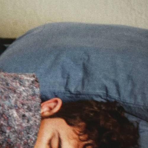 javierrey:  I love that after I spend the day with you, I can still smell your perfume on my clothes.  #Ongoingproject #30days   — El alba.  (DESPERTAR)