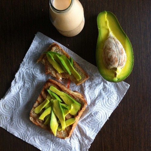 Grilled cheese with avocado and organic melon milk. #grilledcheese #avocado #organic #nofilter #food