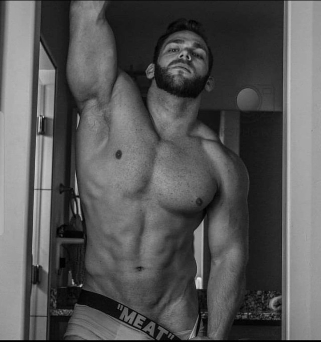 bibro420:hotguysforyou2128:Meat. There&rsquo;s no such thing as big enough. Grow your size, grow your power.