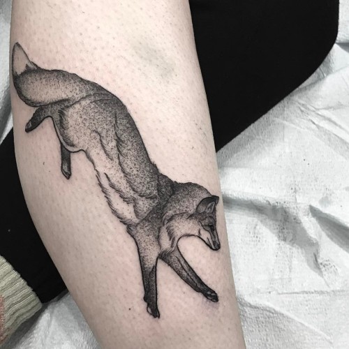 A little cutie on the move! #foxtattoo (at Passage Tattoo)