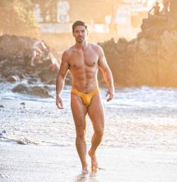 therealstevegrand:Walking into the weekend