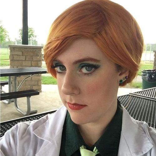 Dr. Pamela Isley for today! #poisonivy #poisonivycosplay #drisley #pamelaisley #pamelaisleycosplay(a