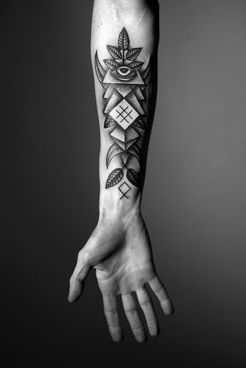 o-m-e-r-t-a:  b&w blog 