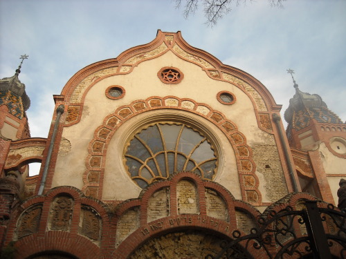 artnouveaustyle: The Subotica Synagogue is an art nouveau building built in 1902, located in Subotic